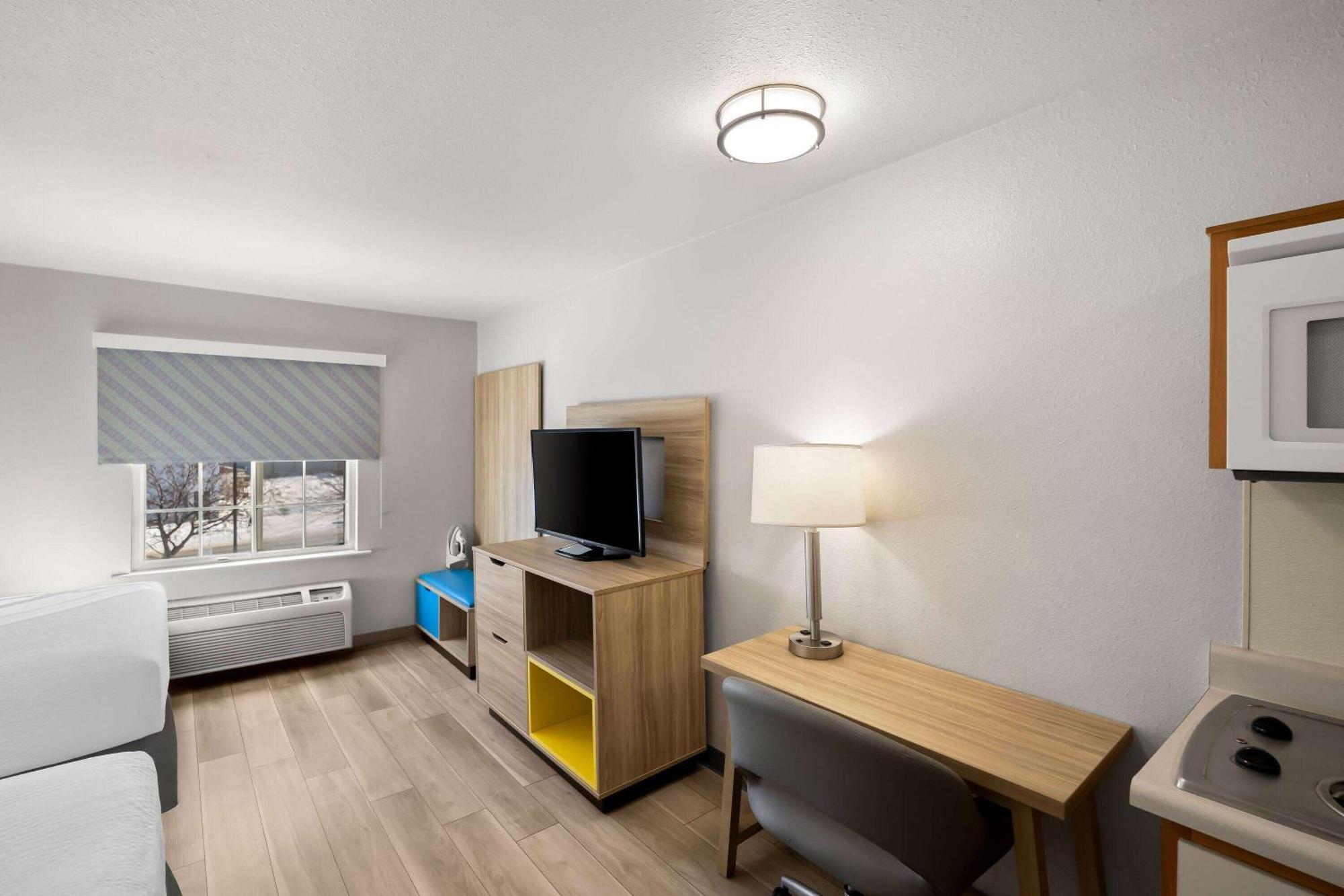 Days Inn & Suites By Wyndham Rochester South Ngoại thất bức ảnh