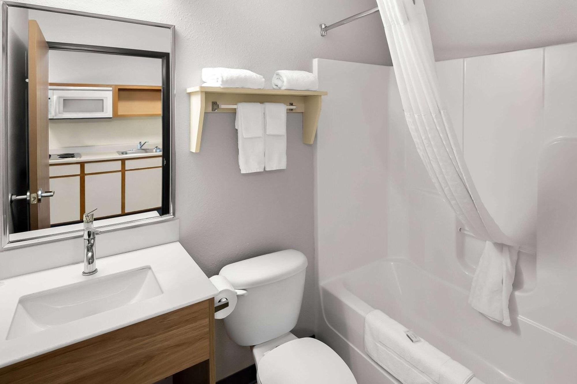 Days Inn & Suites By Wyndham Rochester South Ngoại thất bức ảnh
