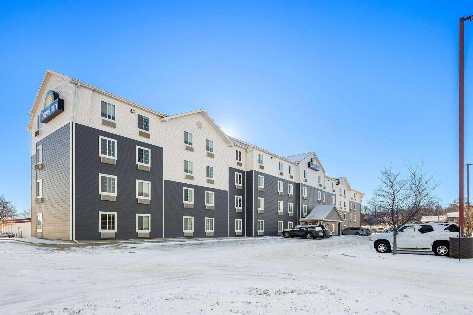 Days Inn & Suites By Wyndham Rochester South Ngoại thất bức ảnh