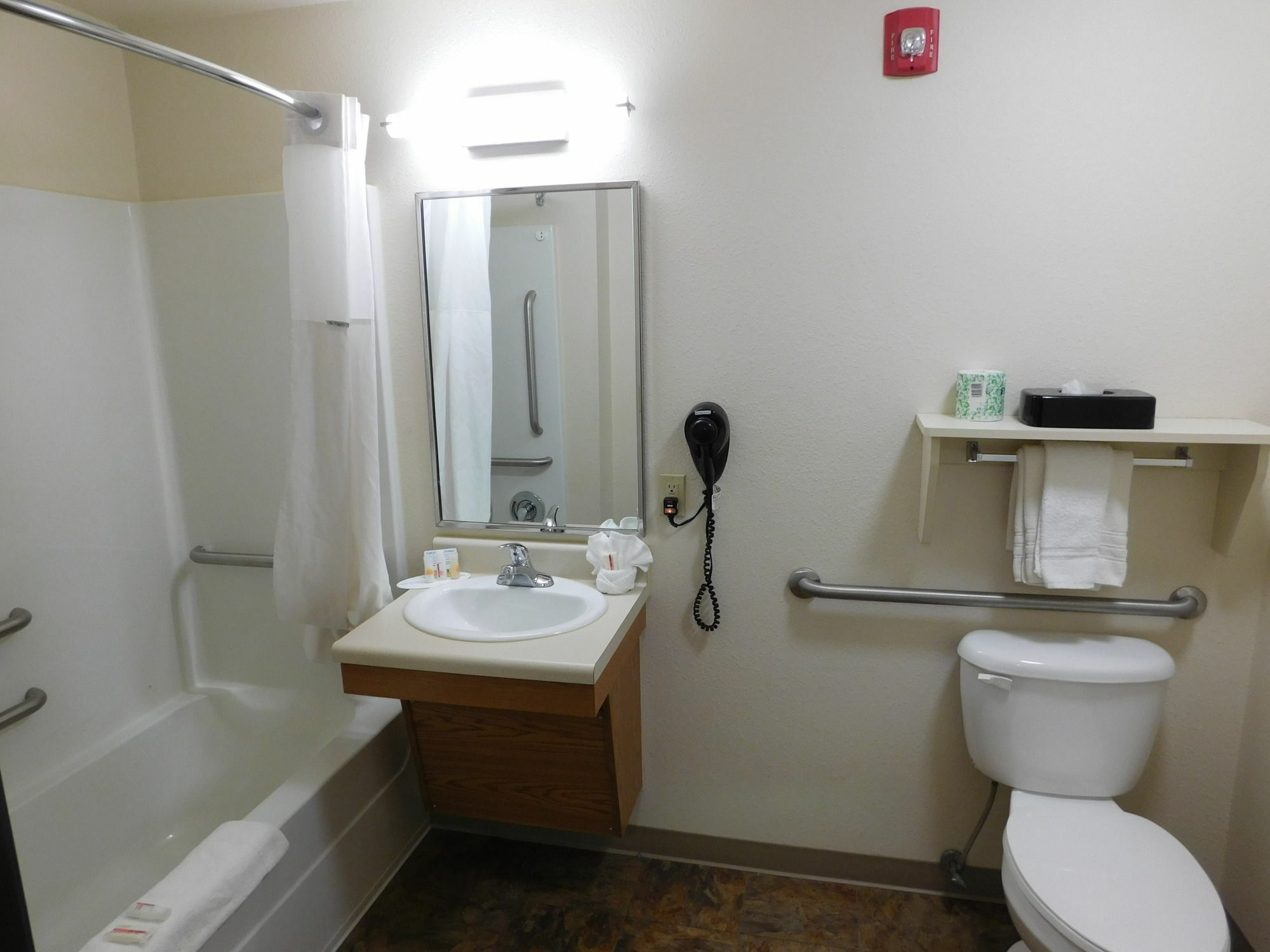 Days Inn & Suites By Wyndham Rochester South Ngoại thất bức ảnh