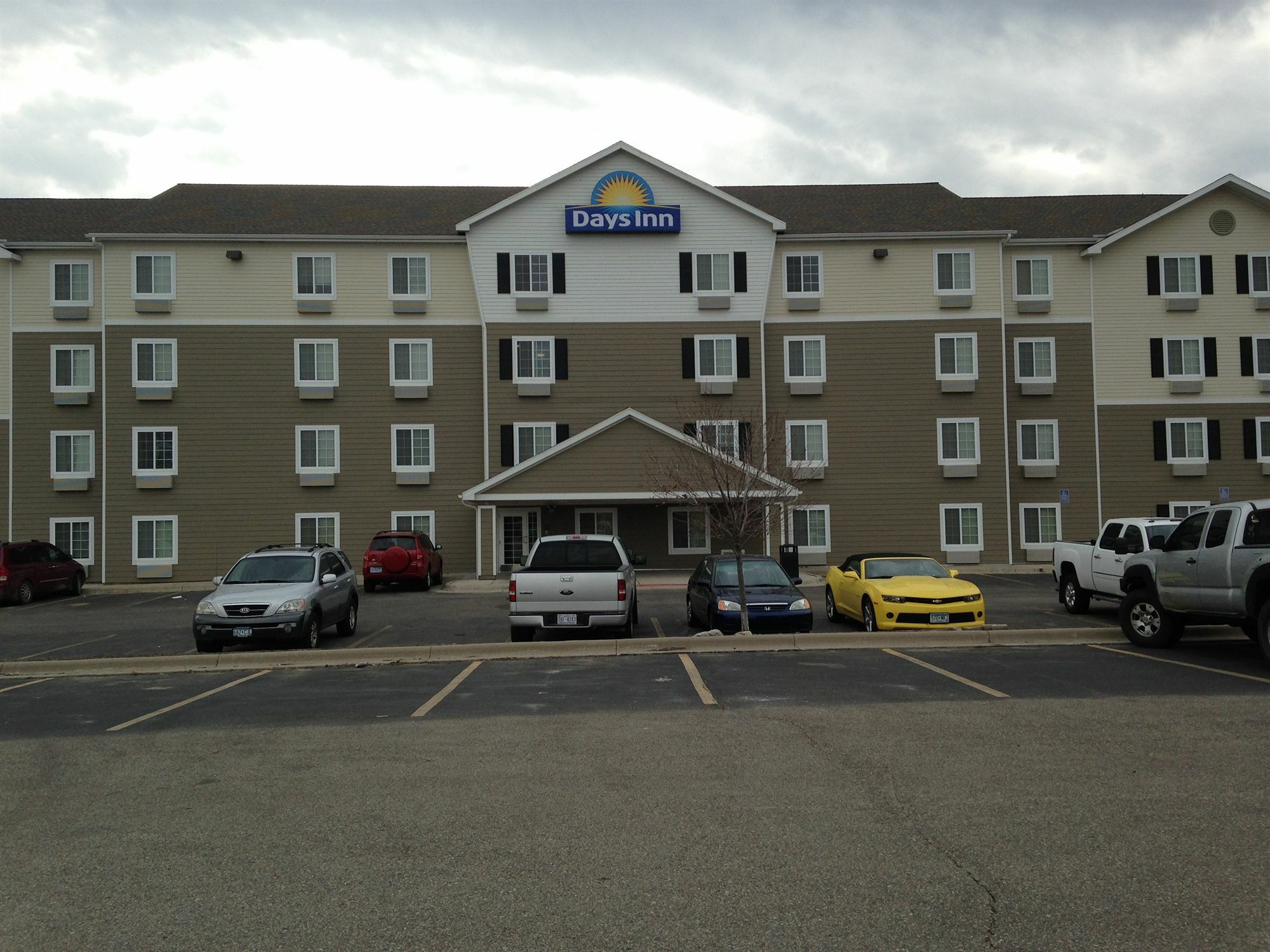 Days Inn & Suites By Wyndham Rochester South Ngoại thất bức ảnh